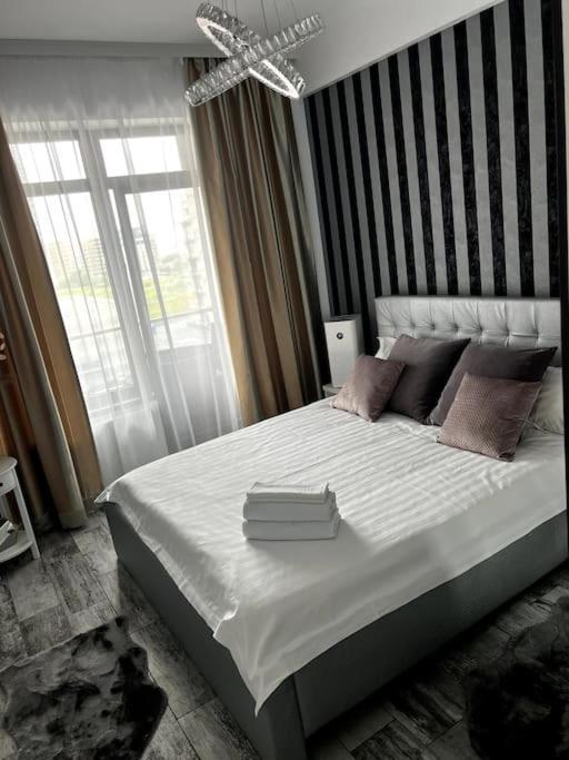 Romeo'S Beachfront Apartment By Loft, Hotel Opera And White Tower มามายา ภายนอก รูปภาพ